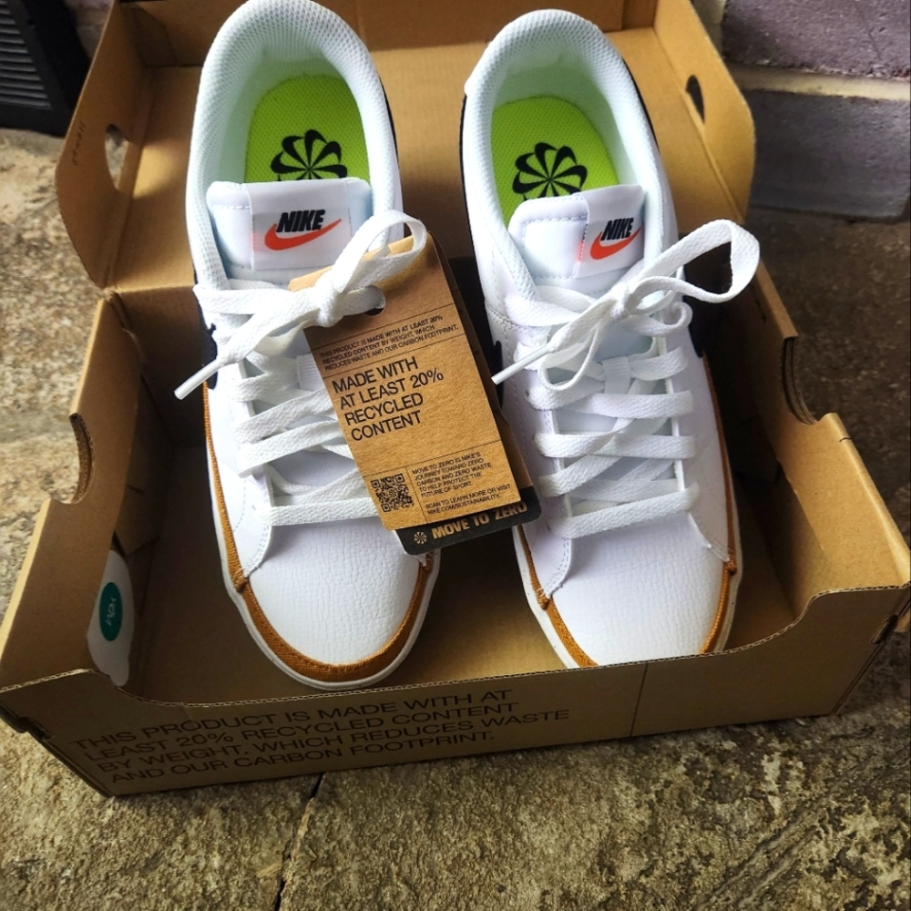 Nike Court Legacy